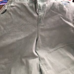 Lane Bryant capris color Teal